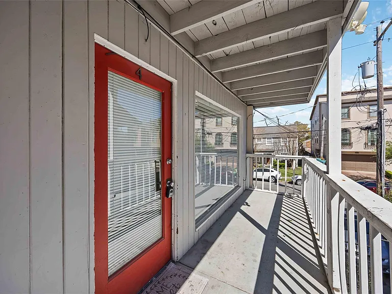 2218 Hazard St #4 — Photo 2