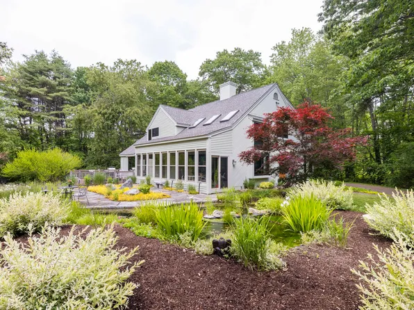 2 River Oaks Drive, Kennebunk, ME 04043