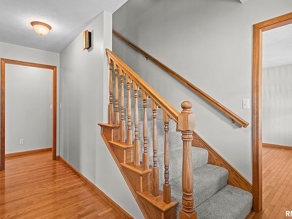 5th image of 2316 Shabbona Dr