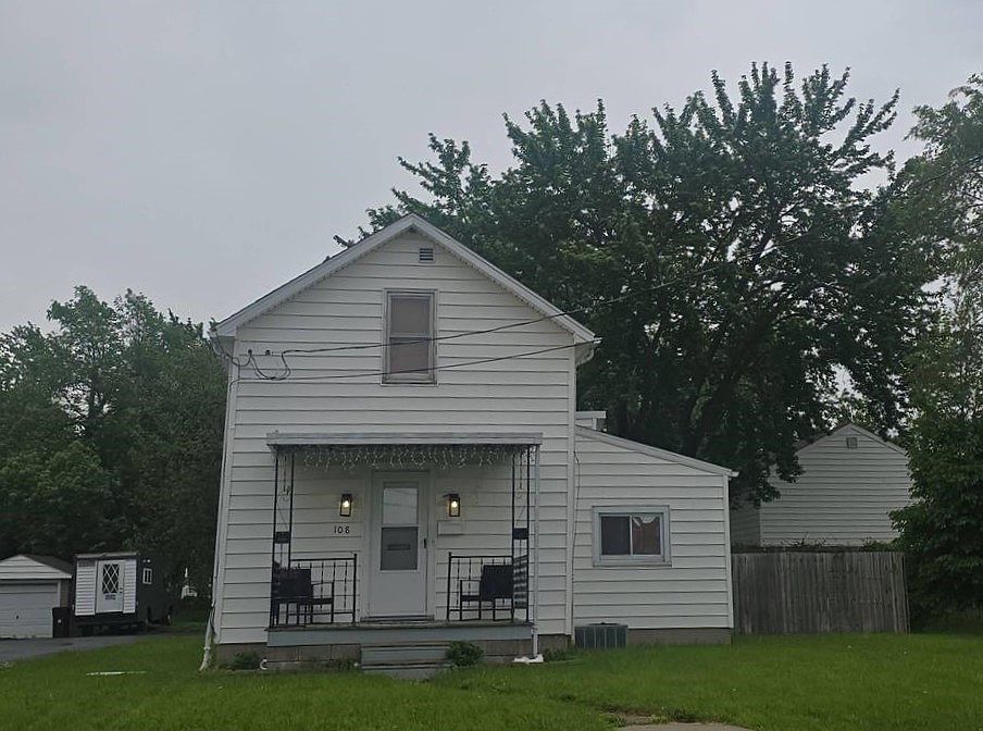 1st image of 108 E Robb Ave