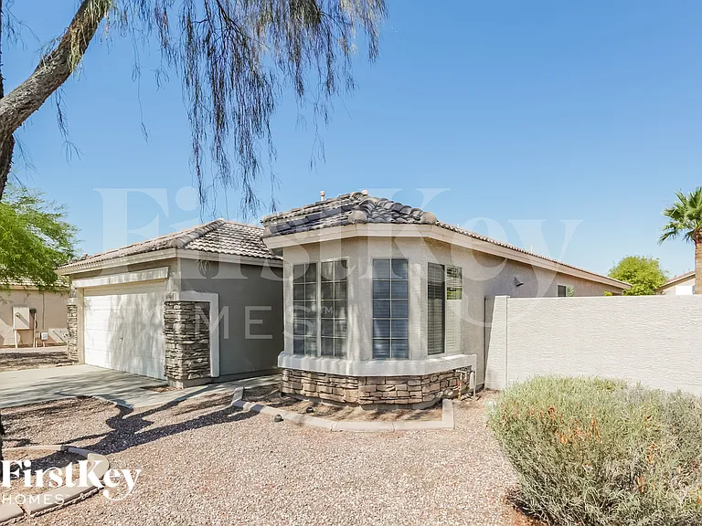 14944 N 133rd Dr — Photo 2