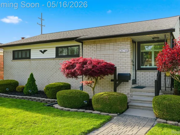 31710 Maplewood St, Garden City, MI 48135