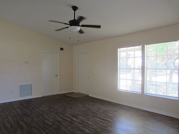 4th image of 660 SW Pueblo Ter