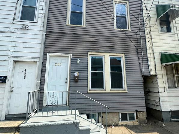 328 Liberty St