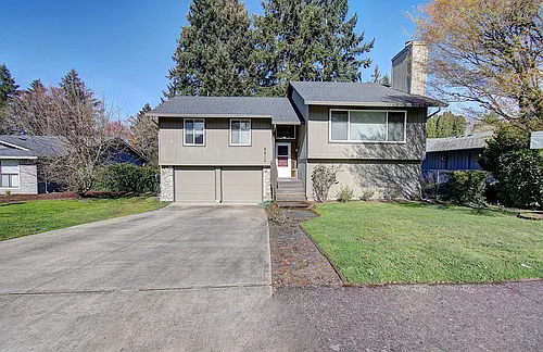 6510 NW Bernie Dr Photo 1
