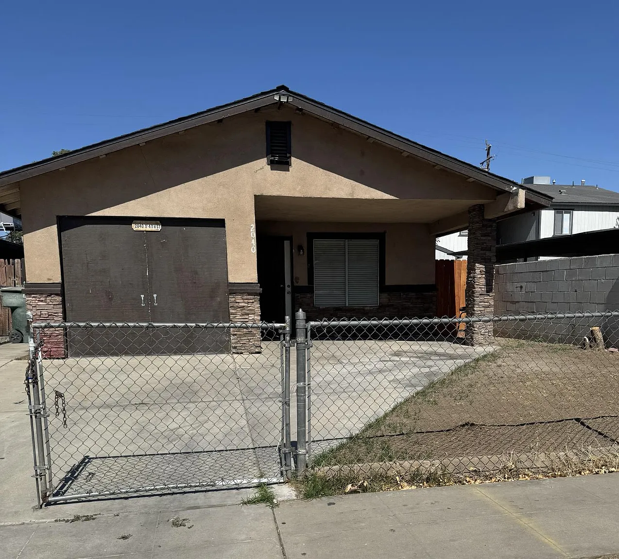 2054 S 4th St photo 1