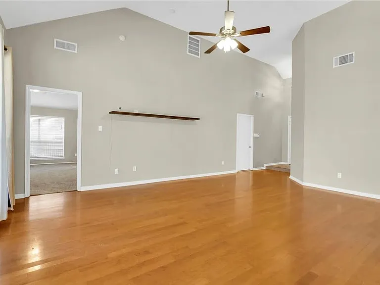 2609 Timberview Cir — Photo 4