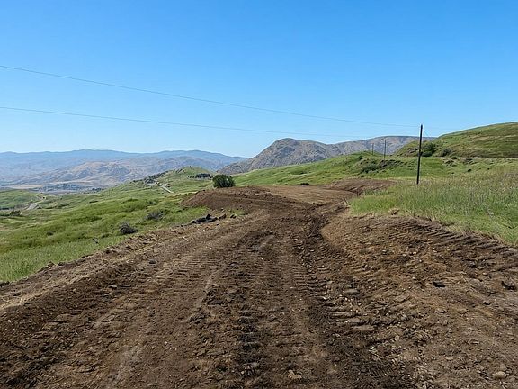 5th image of 164 Summit Ridge Rd
