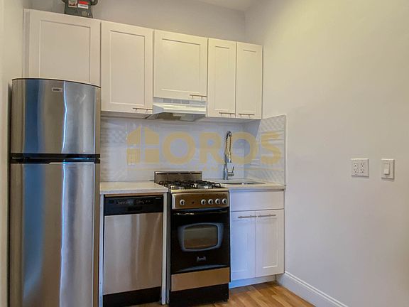4th image of 700 E 9th St APT 24