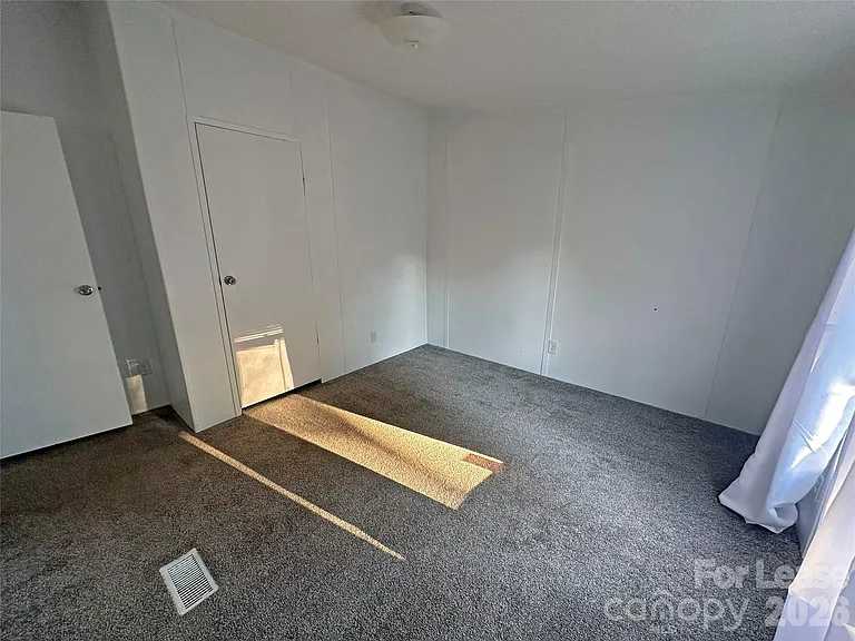 1844 Drew Dr — Photo 26