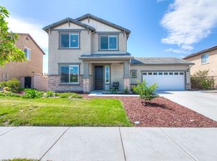 13126 Sugarloaf Dr, Corona, CA 92880