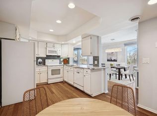 6075 Lincoln Dr APT 305, Edina, MN 55436