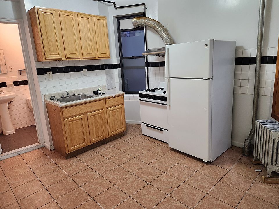 1st image of 172 Henry St APT 4C