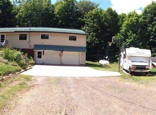 17 Boulderwood Ct, Negaunee, MI 49866