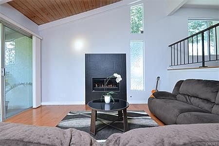 5th image of 11856 Moorpark St APT H