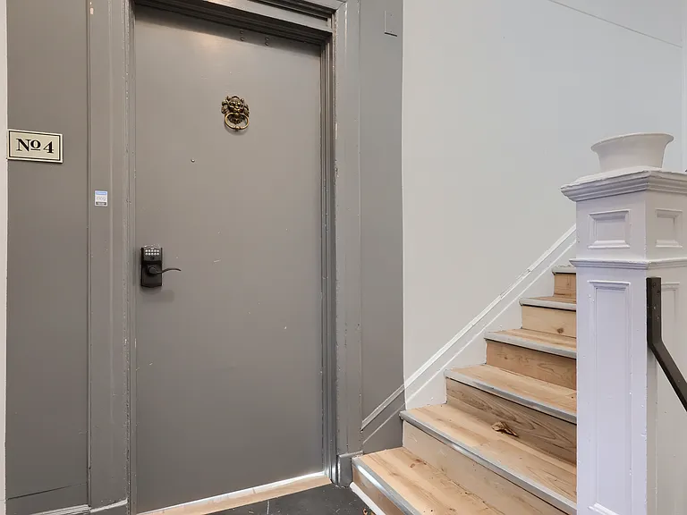 534 W James St #1 — Photo 14