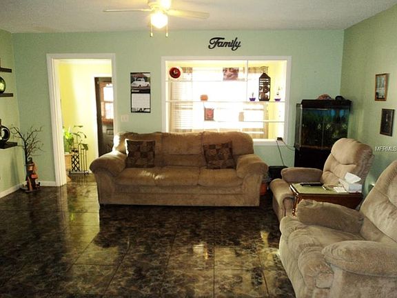 5th image of 203 S Bougainvillea Ave