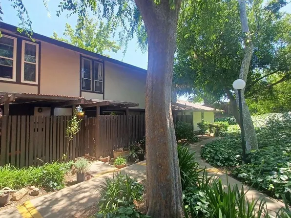 5496 Roundtree Dr APT D, Concord, CA 94521