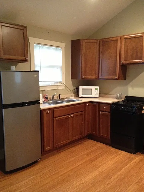 Studio, 350 sqft, $800 — Photo 2