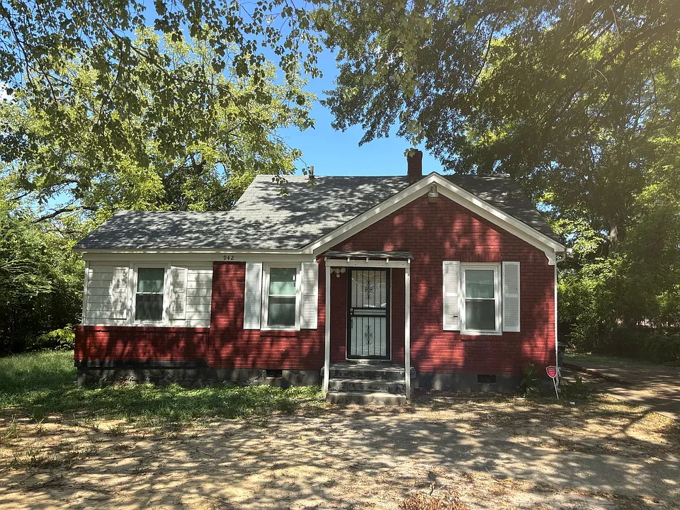 942 Frayser Cir