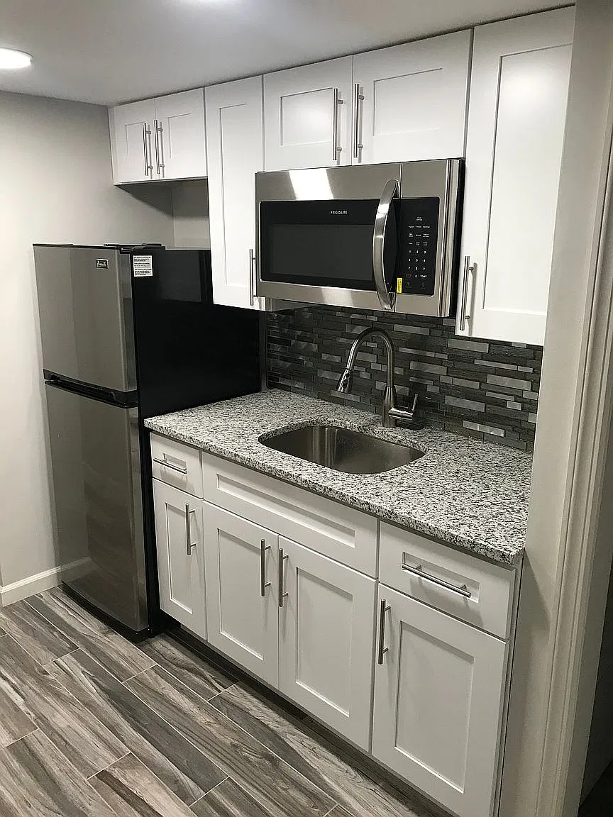 3 bed, 1.5 bath, 1275 sqft, $4,600 — Photo 2