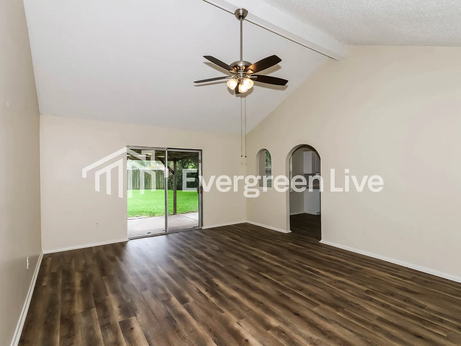 3 bed, 2.0 bath, 1788 sqft, $1,645 — Photo 2
