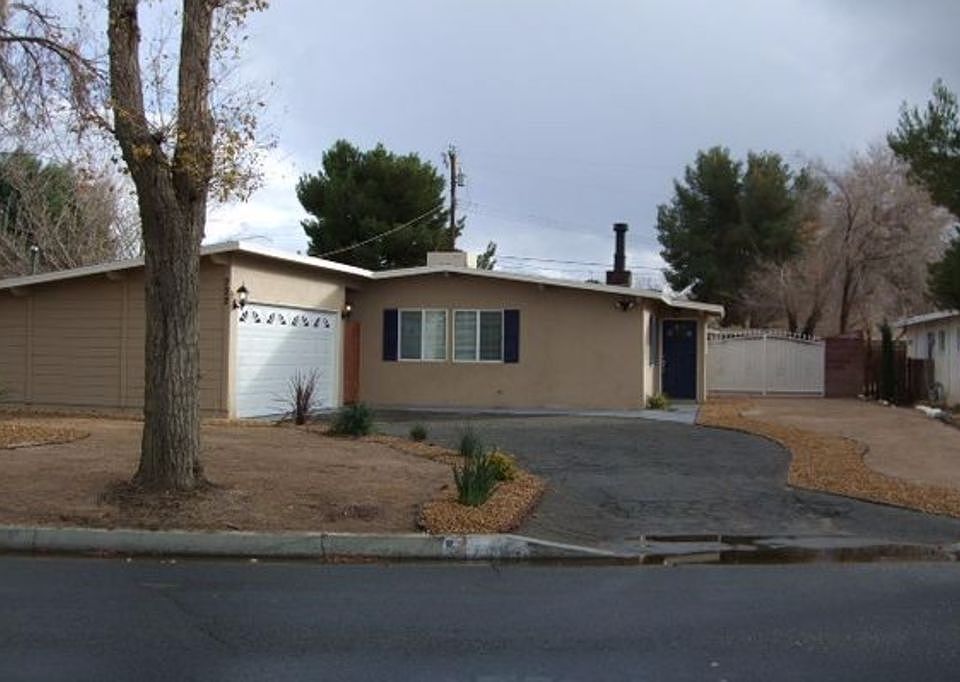 1st image of 722 W Avenue H12