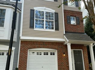 127 Madison Square Ln, Cary, NC 27513