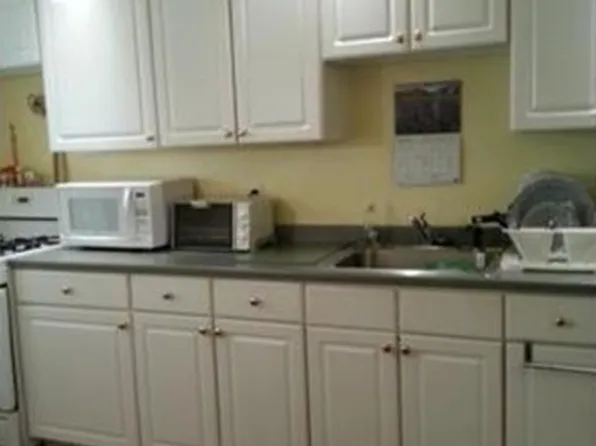 3 Gardner Pl #2, West Roxbury, MA 02132