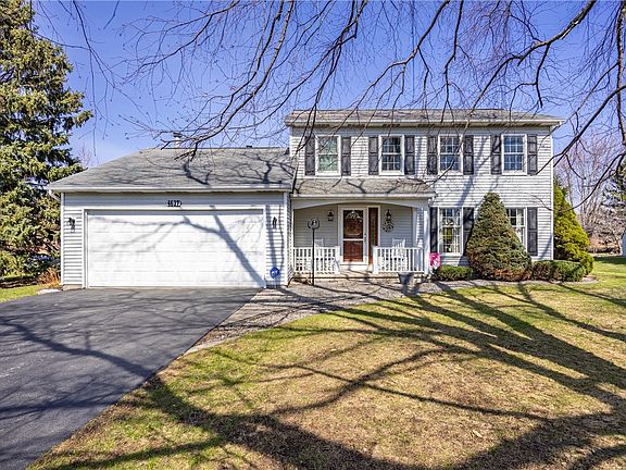 2nd image of 4637 Lake Rd