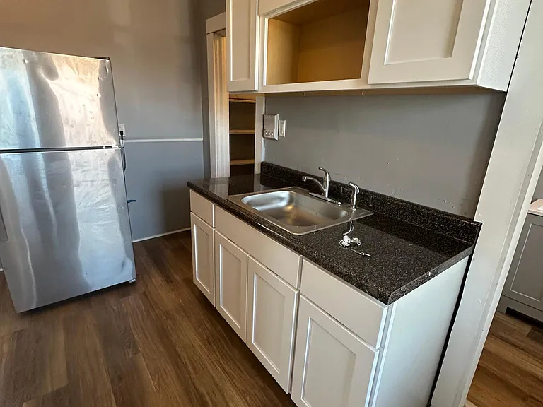 926 Wethersfield Ave #1C — Photo 2