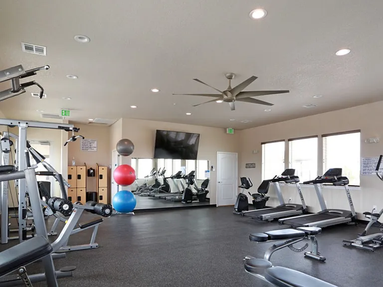 Pelican Bluff Apartments — Photo 9