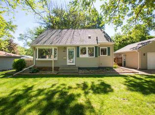 435 Valley Dr, Waterloo, IA 50701