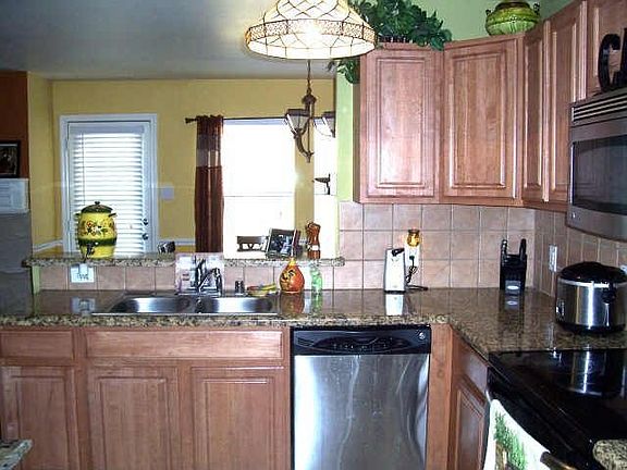 5th image of 12615 Oceanside Dr