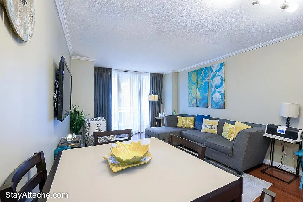 1 bed, 626 sqft, $4,020 — Photo 2