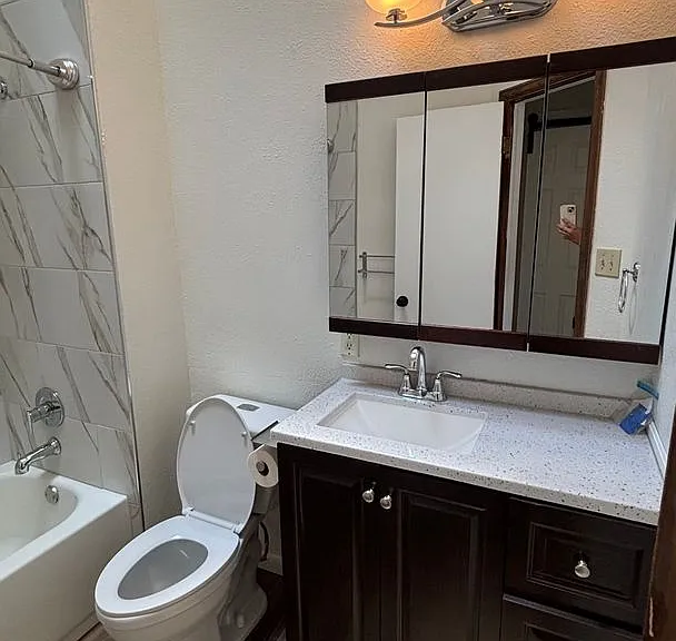 2525 Broadway St — Photo 17