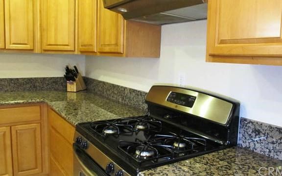 3rd image of 15448 Hutchcroft St