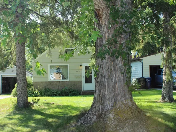 1213 N Aurdal Ave, Fergus Falls, MN 56537