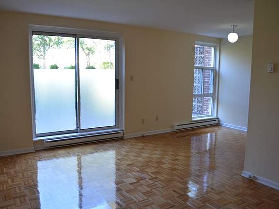 4th image of 2025 Ambridge Ct #1ac111f97
