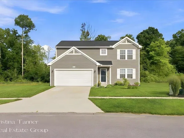 10931 Autumn Oak Dr, Lowell, MI 49331