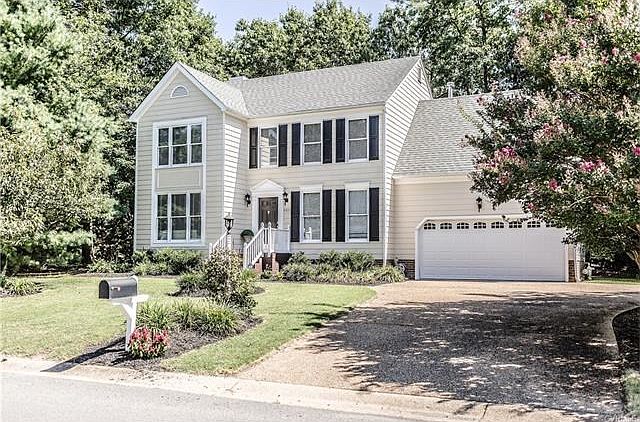 LOCATION! This immaculate home sits in the heart of Innsbrook.