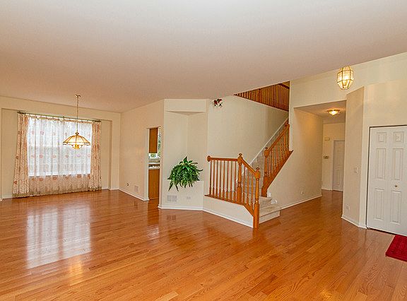 4th image of 1041 N Penny Ln