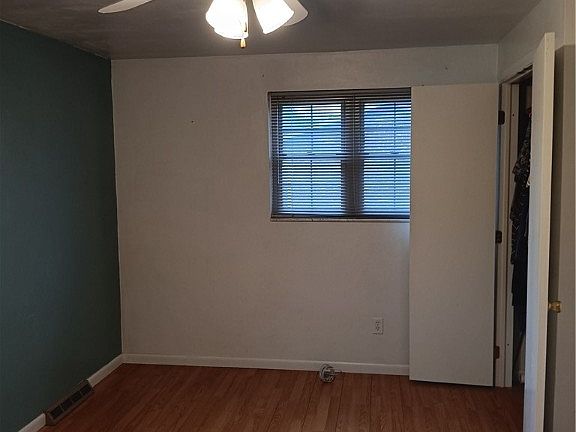 5th image of 2205 Robert St