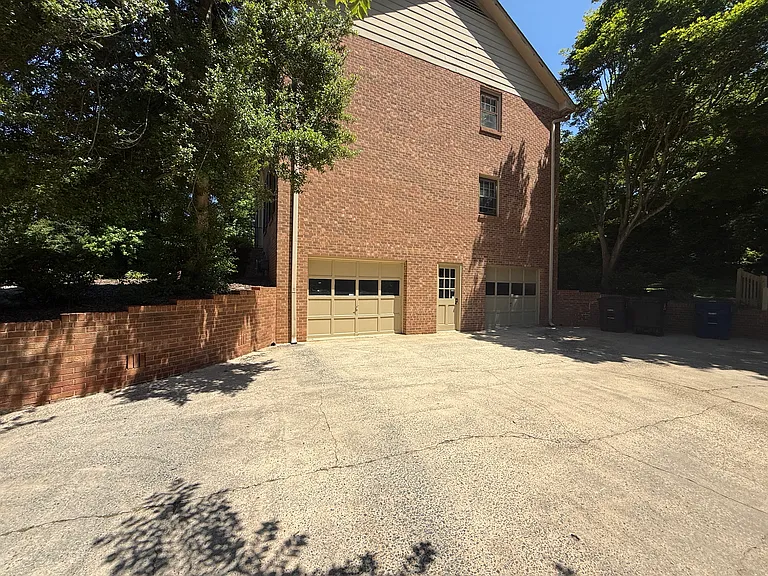 185 Heatherton Way — Photo 33