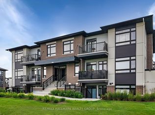 300 G Tulum Cres #I, Ottawa, ON K2S 2Y4