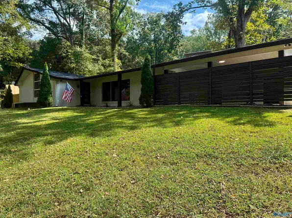 612 Country Club Dr, Gadsden, AL 35901