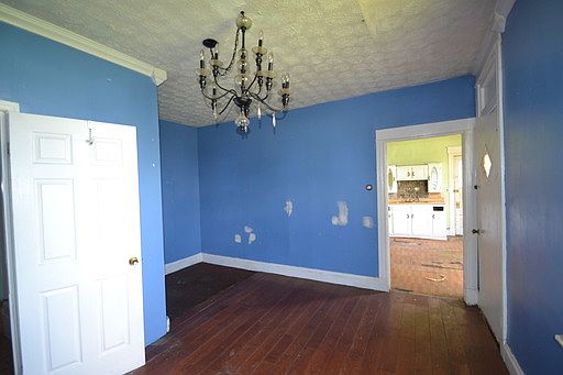 5th image of 5912 Elmwood Avenue