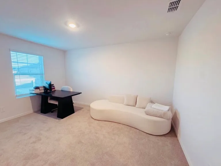514 Clover Creek Dr — Photo 14