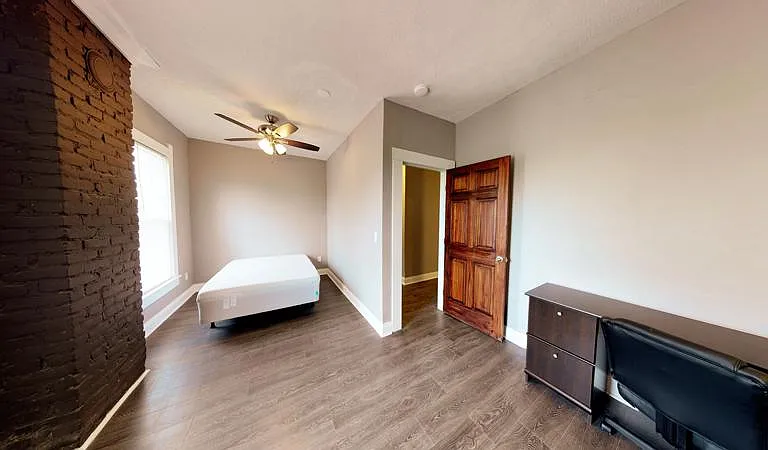 928 E Colvin St — Photo 22