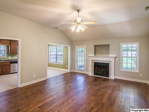 5th image of 293 Lazy Oak Dr